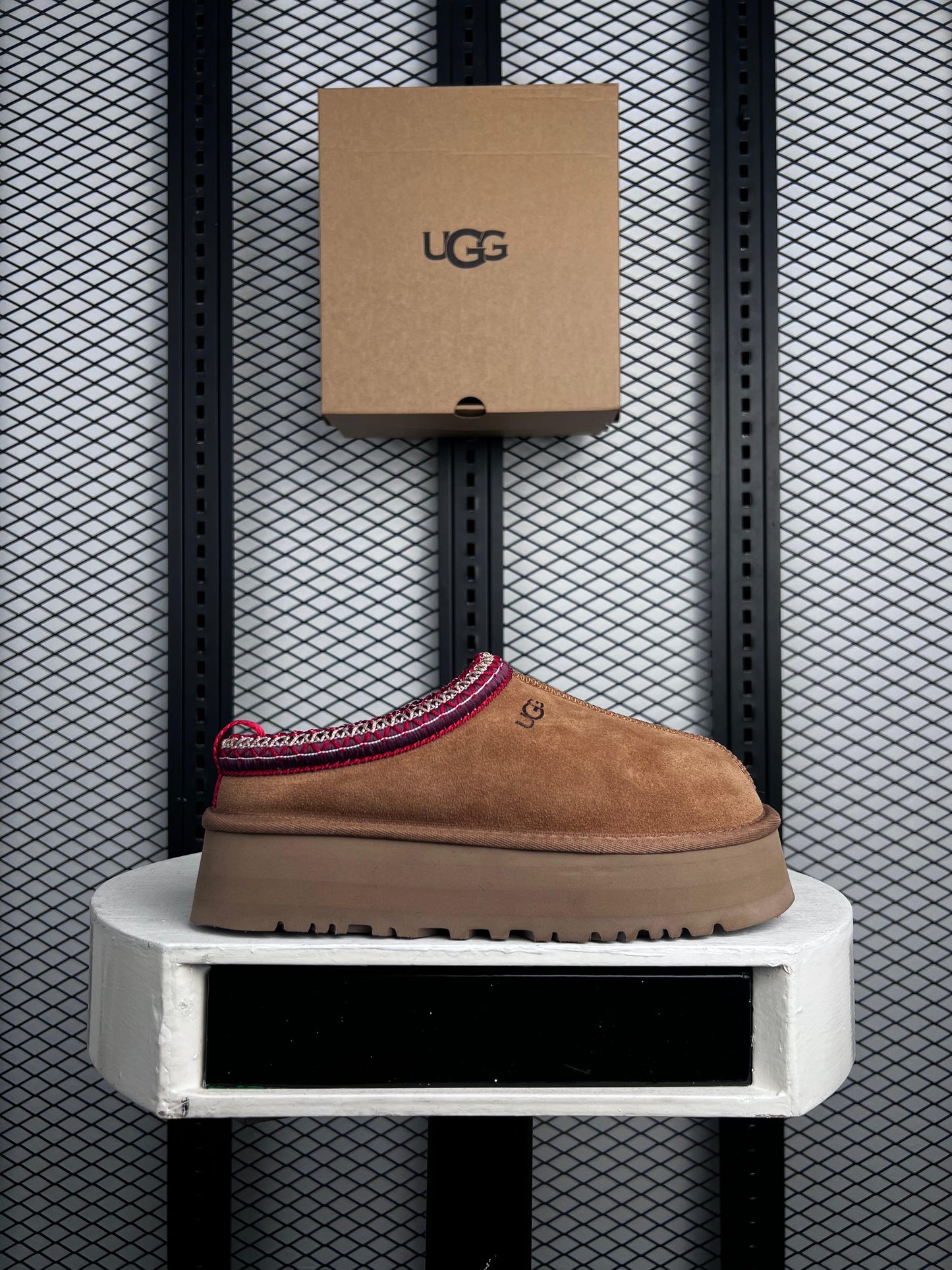 UGG TAN TAZZ