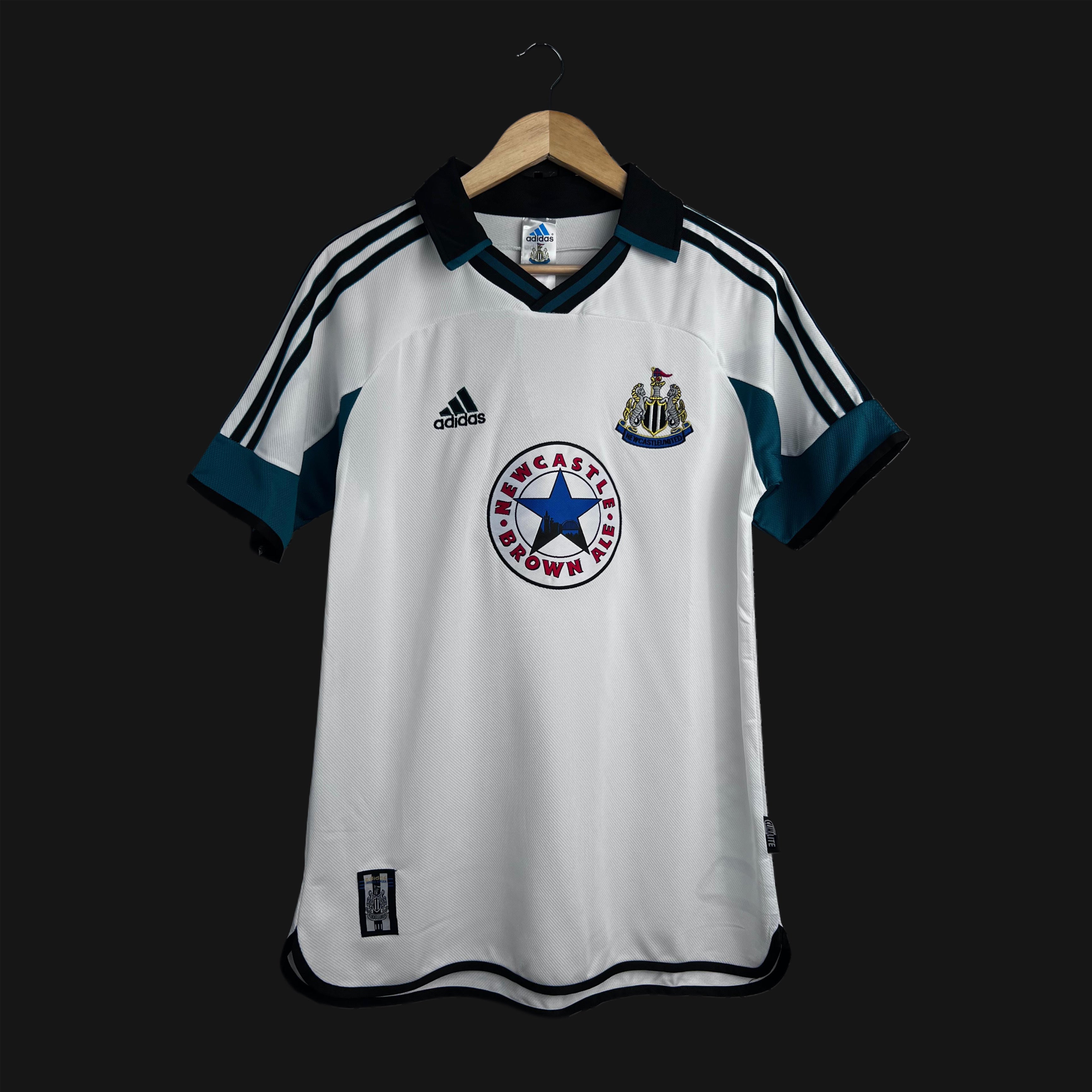 Adidas Newcastle United F.C. 1999-2000 away kit