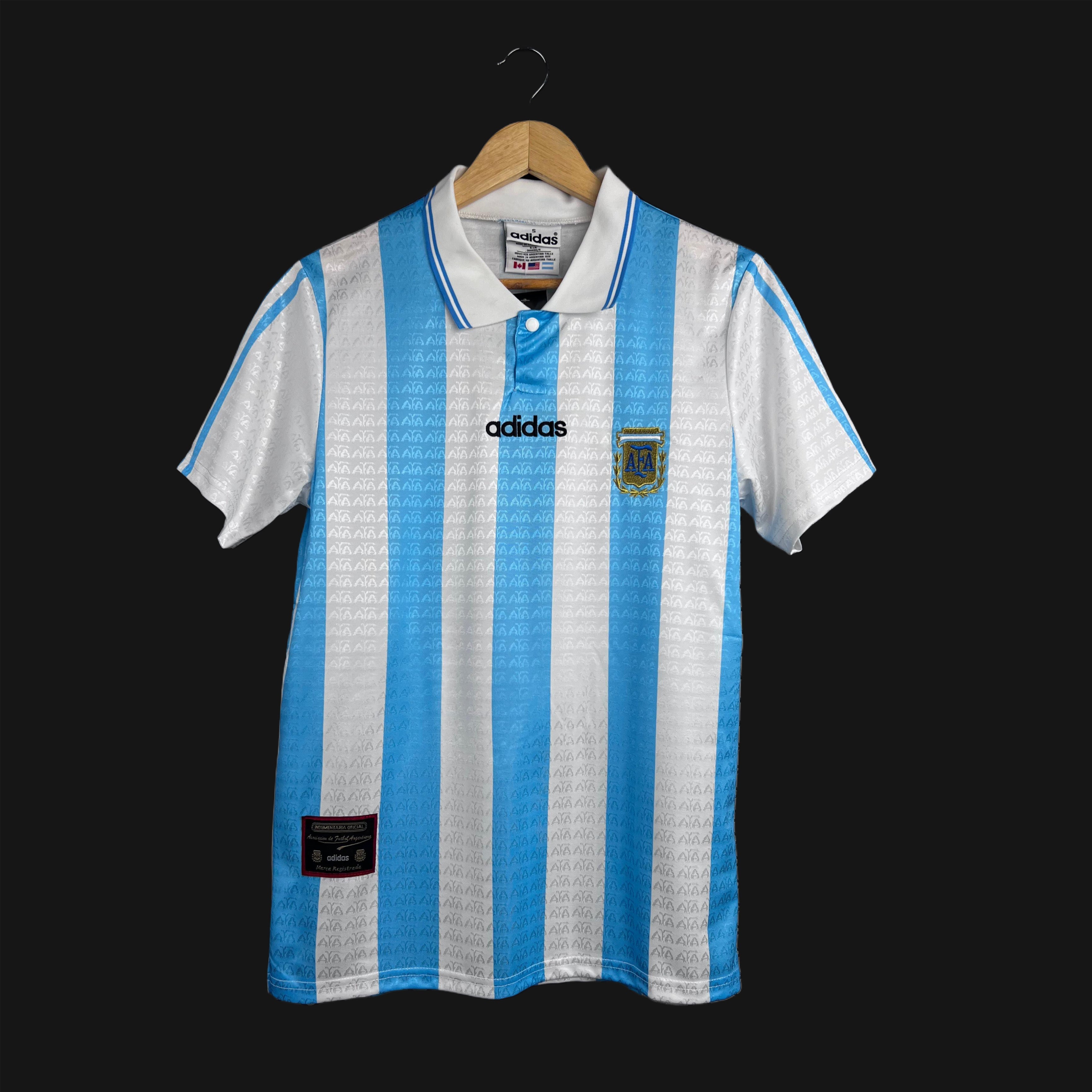 Adidas Argentina 1994/96 home kit