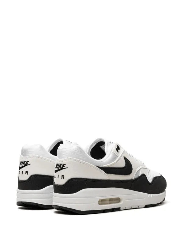 NIKE AIR MAX 1 PANDA