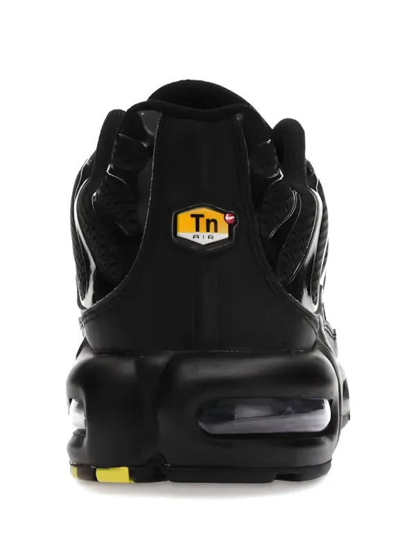 NIKE AIRMAX PLUS TRIPLE BLACK