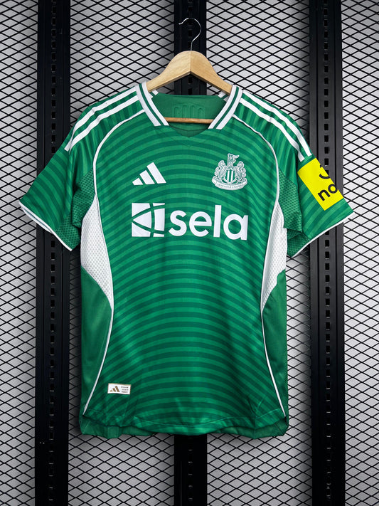 Newcastle united fc 25 / 26 football jersey