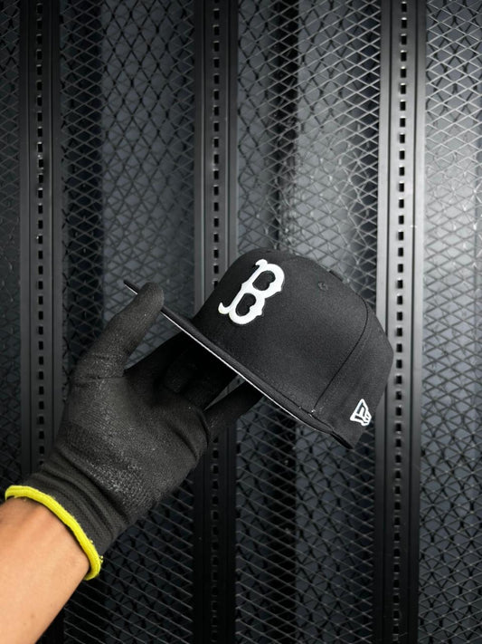 New Era 59Fifty Hat MLB Basic Boston Red Sox Black/White Fitted Baseball Cap